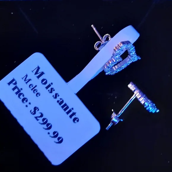 Moissanite Elegant Silver Heart Earrings #26 - Picture 2 of 2